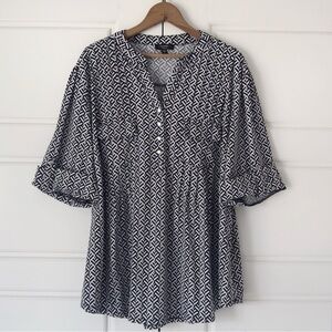 Cocomo Geometric Tunic Blouse Womens 3X Black V Neck 1/2 Roll Tab Sleeves Office